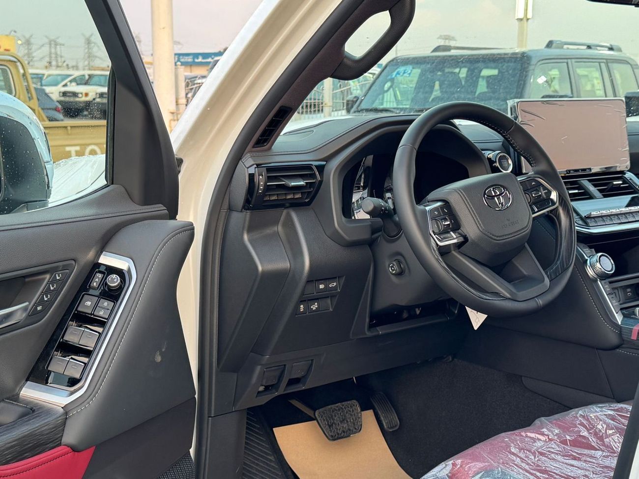 تويوتا لاند كروزر TOYOTA LANDCRUISER 300 VXR 3.5L PTR A/T F/O 2026 WHITE