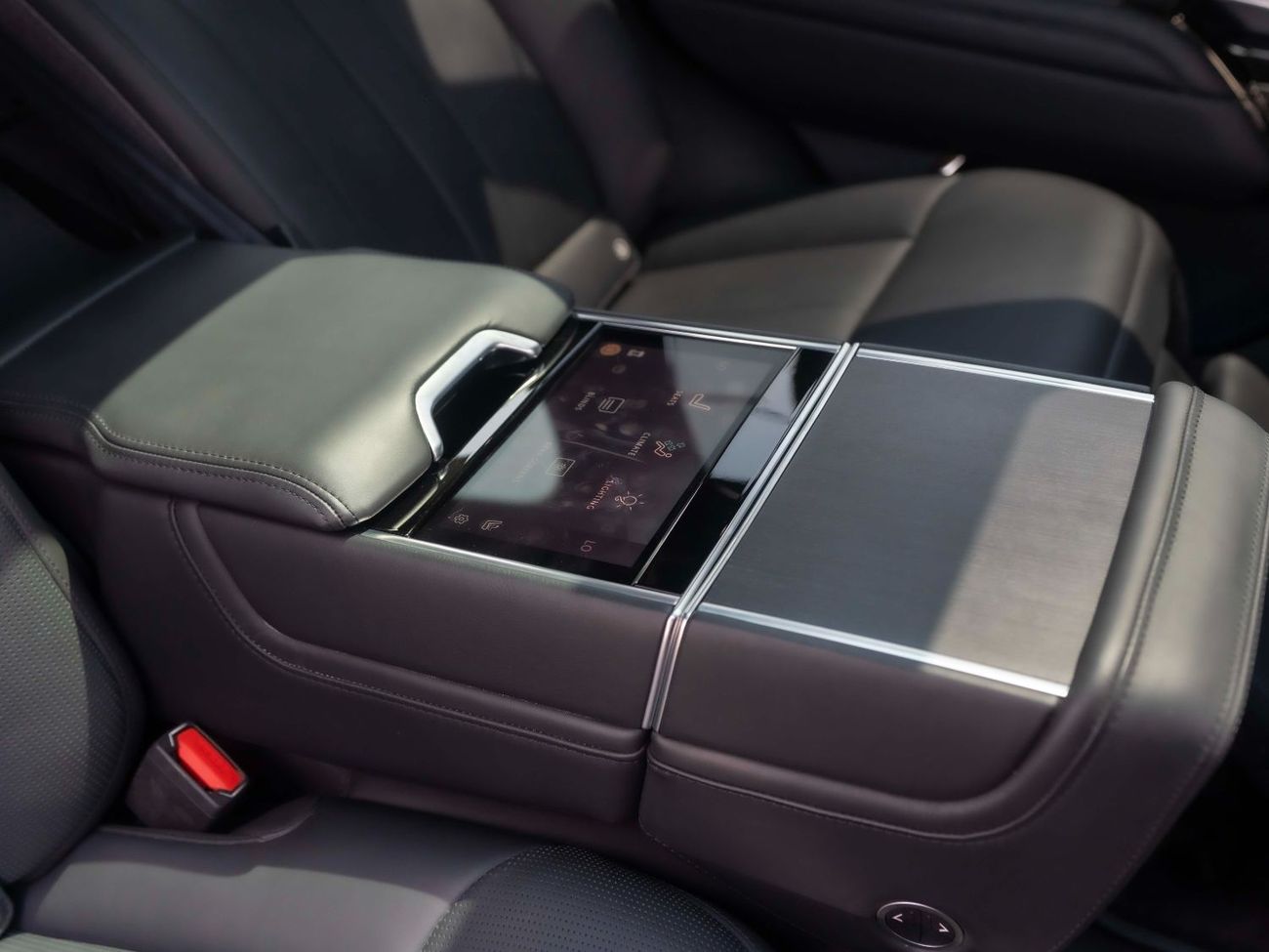 لاند روفر رينج روفر SV LWB P530 TOP OPTION