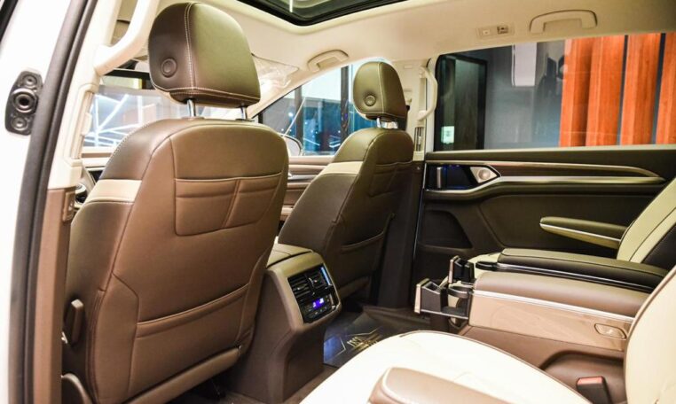 Volkswagen Viloran interior - Seats