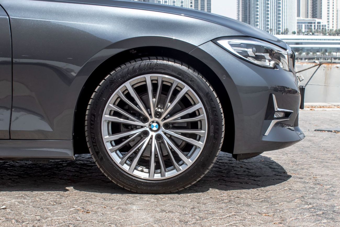 بي أم دبليو 320 Luxury Line