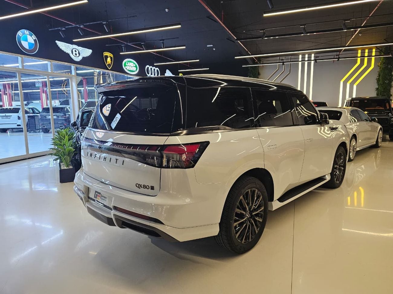 Infiniti QX80 Autograph Bench Chairs 3.5L 2025 Infiniti QX80 Autograph - 5 Years Warranty and Service - Mint condi