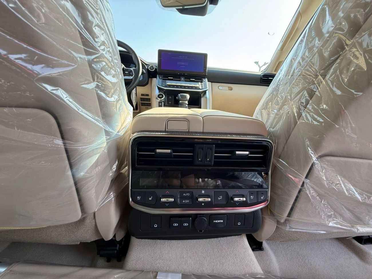 تويوتا لاند كروزر Land Cruiser VXR 3.5L Twin Turbo A/T Petrol 4X4 .7 Seats . 5 Doors 2026 Model