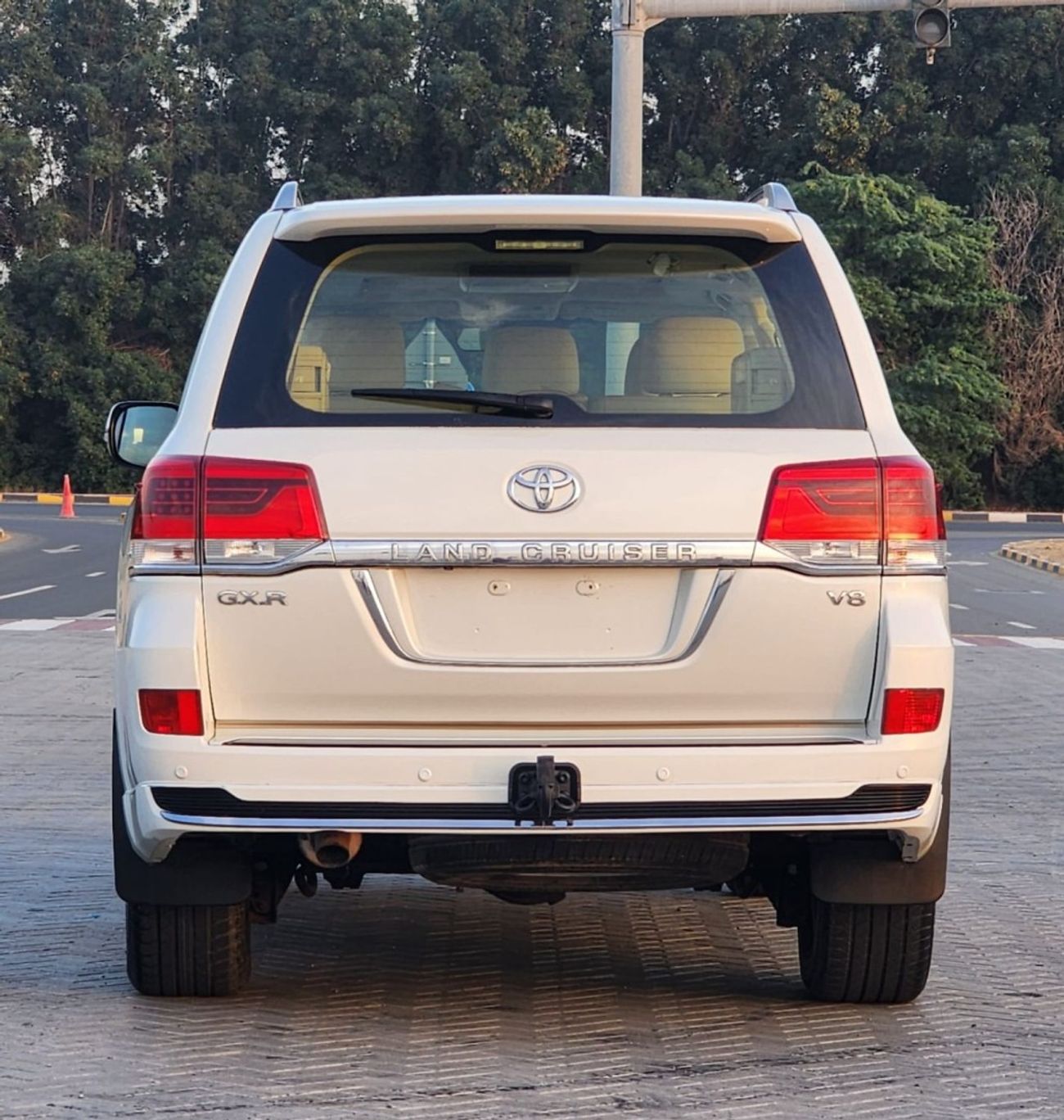 Toyota Land Cruiser GX.R V8