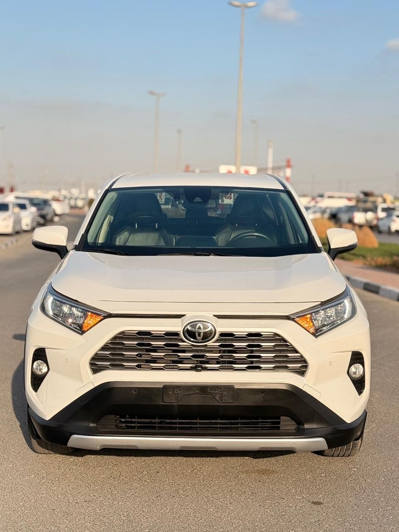 تويوتا راف ٤ Full Option 2.0L Japan push start, leather seats