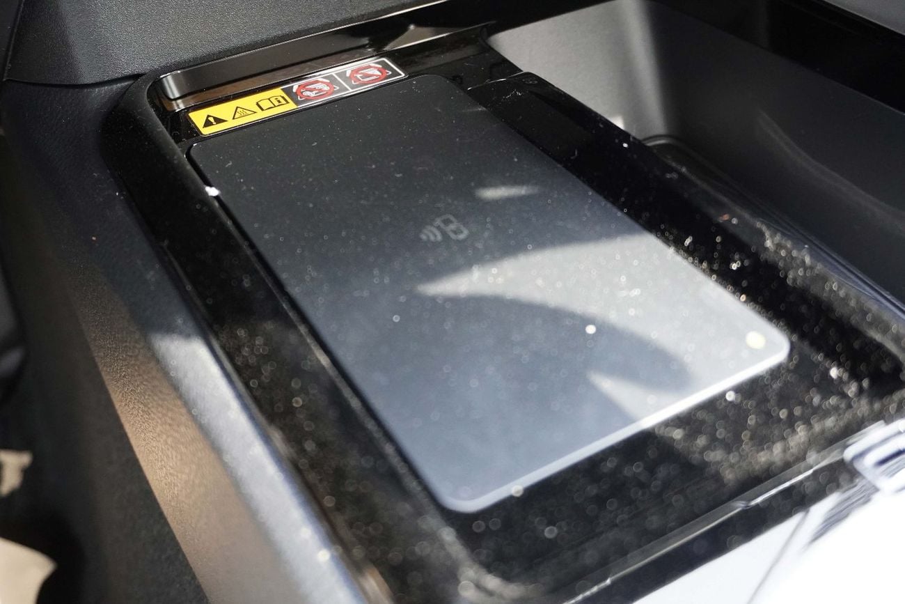 Toyota Camry 2025 MODEL TOYOTA-CAMRY 2.5L PETROL (SUNROOF, WIRELESS CHARGER, REAR CAMERA)