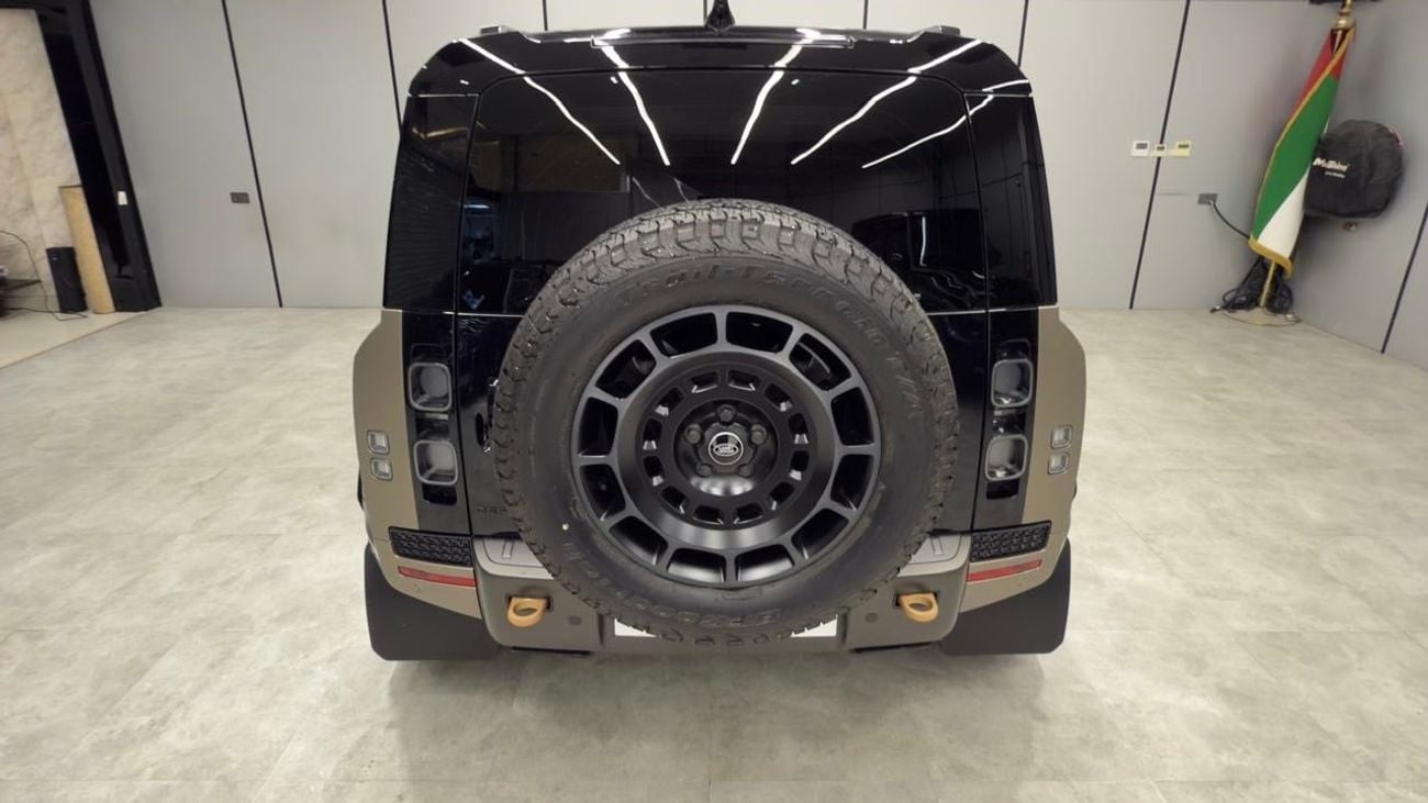 لاند روفر ديفندر 110 P635 OCTA V8