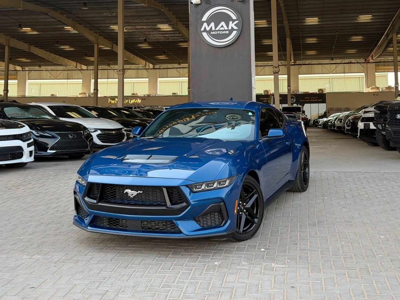 Ford Mustang PREMIUM ECO BOOST / LOW MILEAGE/BIG SCREEN / RADAR/LANE DEPARTURE/BLIND SPOTS/ IN PERFECT CONDITION