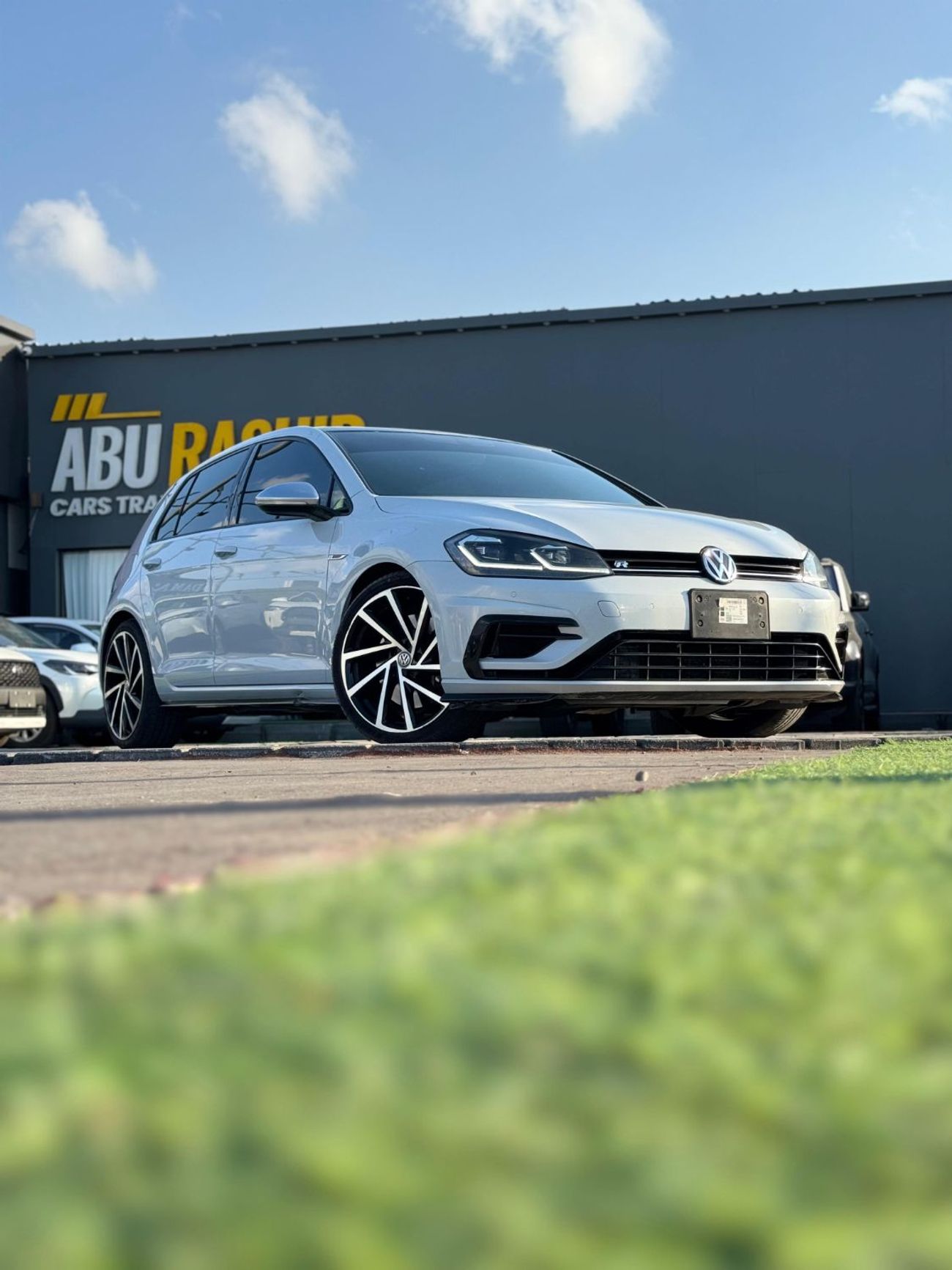 Volkswagen Golf R 