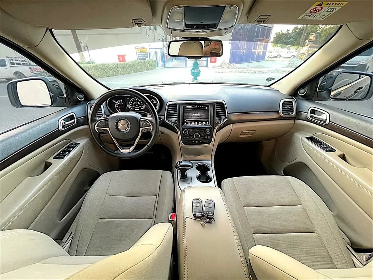 جيب جراند شيروكي GCC Specs Laredo - Well Maintained
