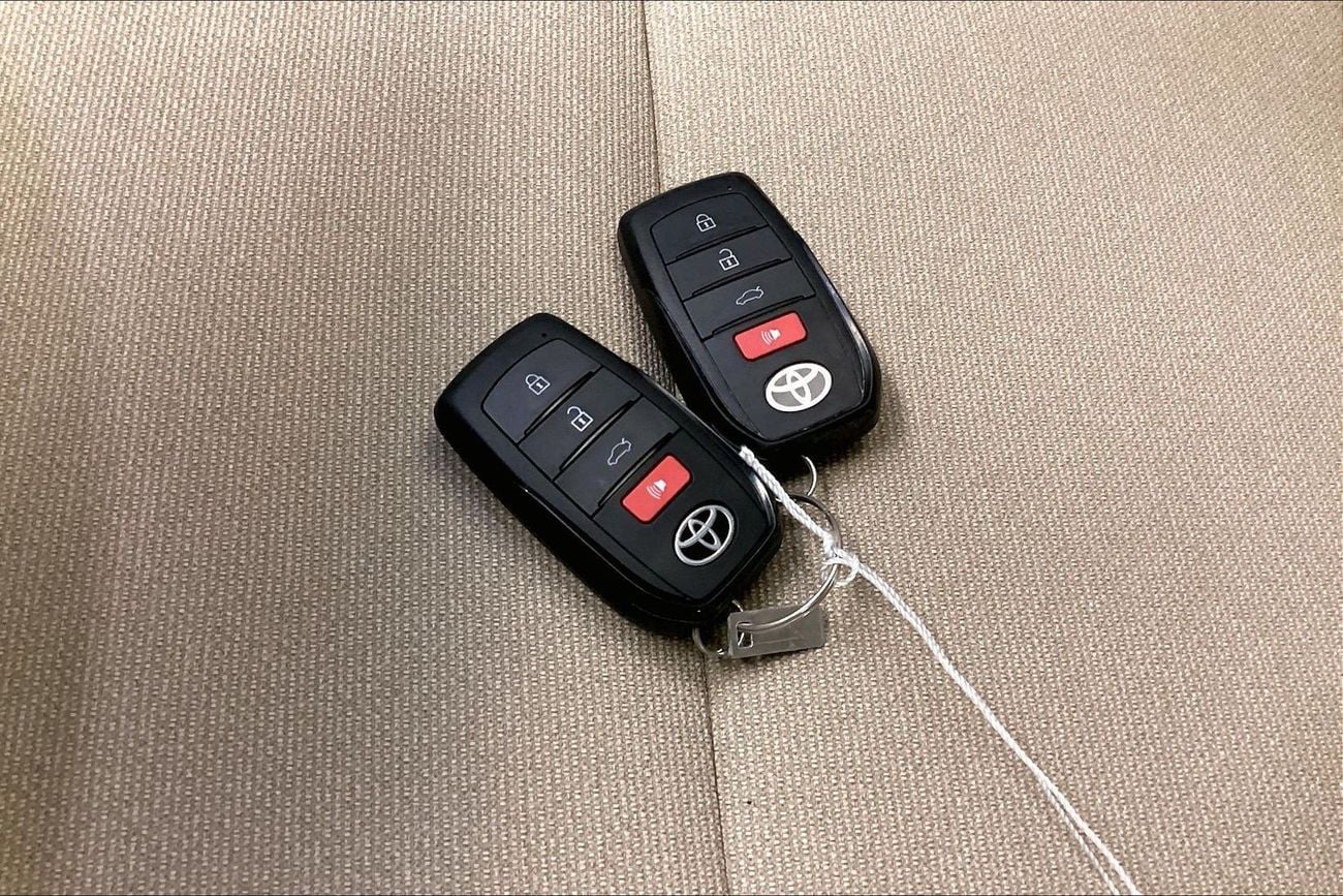 تويوتا كامري XLE | upto AED 20,000 Ramadan Discount | شامل الضمان | 0 ﺪﻔﻋﺓ ﺃﻮﻟﻯ