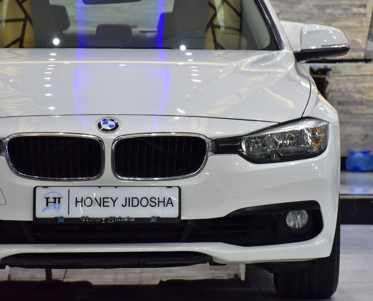 بي أم دبليو 318i EXCELLENT DEAL for our BMW 318i ( 2017 Model ) in White Color GCC Specs