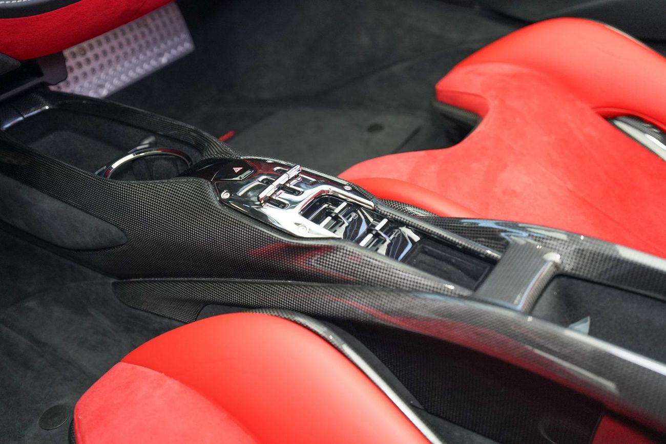 Ferrari SF90 Spider ASSETTO FIORANO