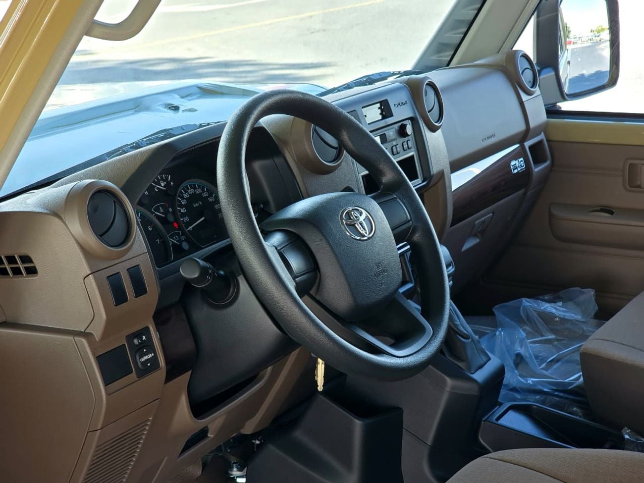 Toyota Land Cruiser Pick Up Toyota Land Cruiser LC79 DC 4.0 AT 2025 basic GCC