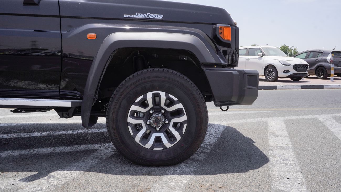تويوتا لاند كروزر 70 4.0 L