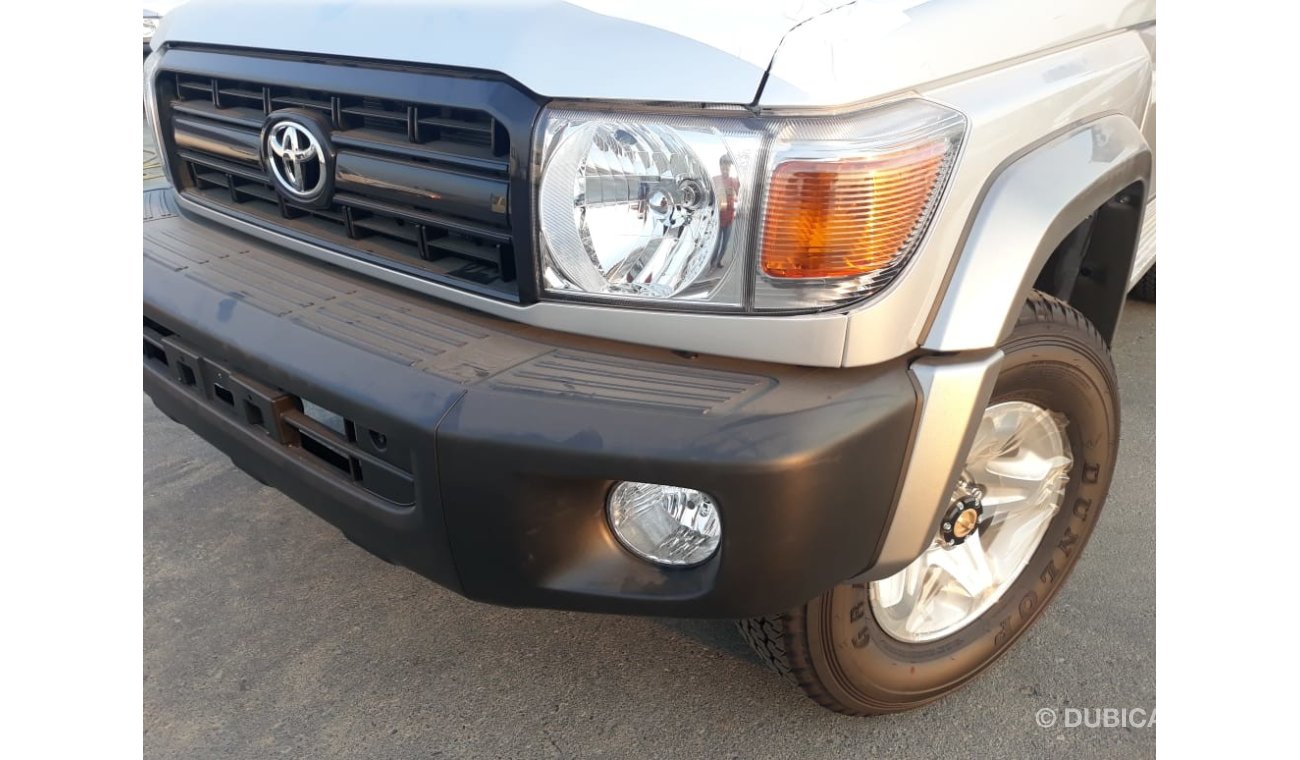 Toyota Land Cruiser Hard Top V6 4.2L 5 Doors With Power Options