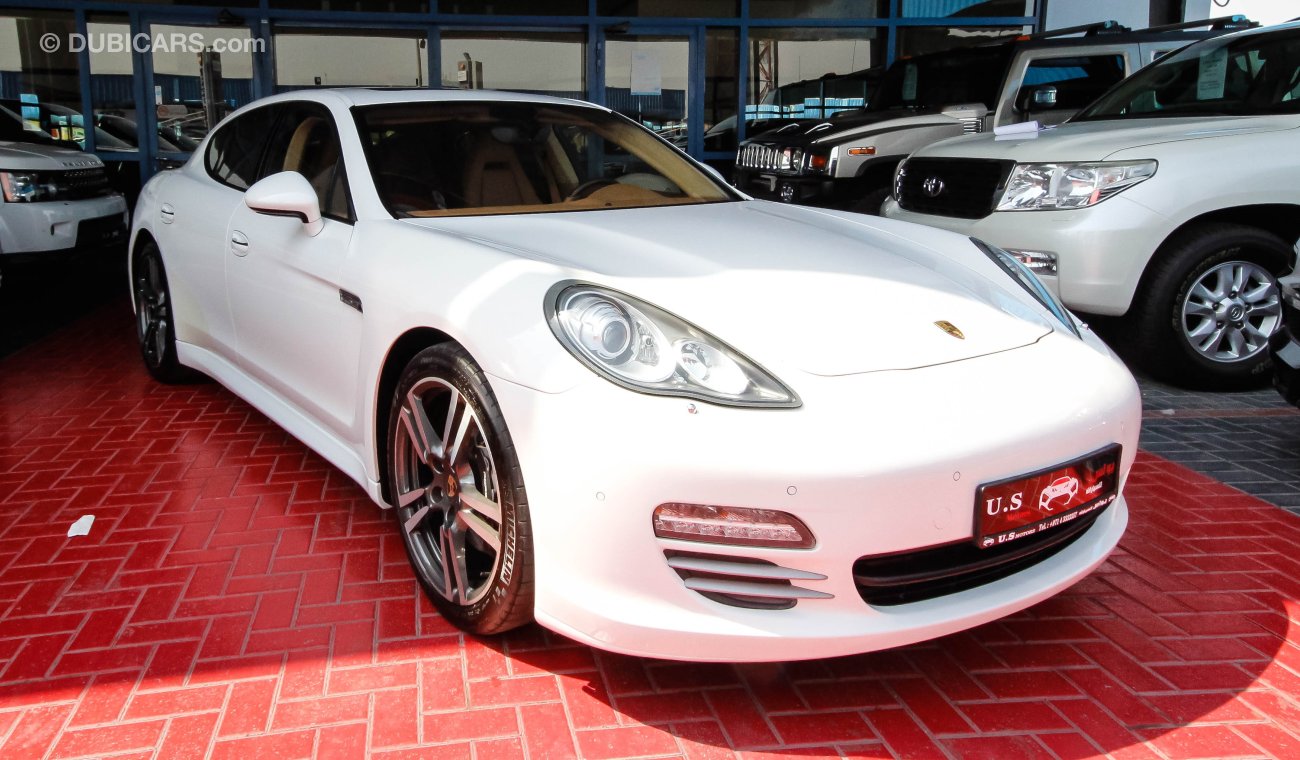 Porsche Panamera 4