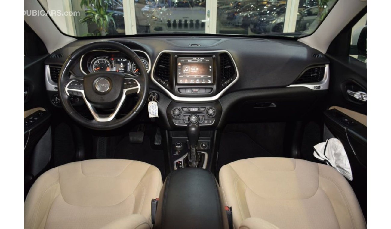 جيب شيروكي *FULL SERVICE HISTORY* Jeep Cherokee Longitude! 2015 Model in White Color! GCC Specs