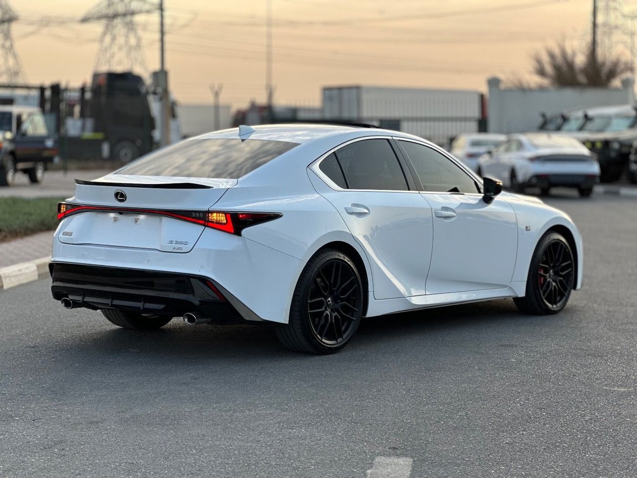 Lexus IS350 F Sport Platinum AWD 3.5 L | Cooling and heating seats | Radar, Road Assist system | Full option
