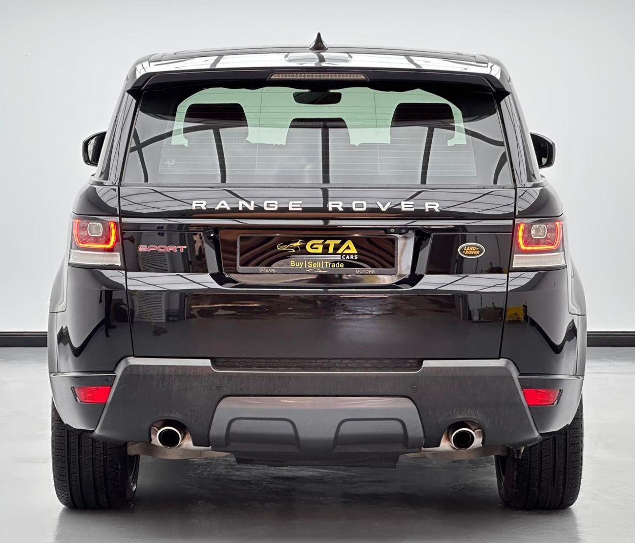 Land Rover Range Rover Sport HSE Dynamic 3.0L 2017 Range Rover Sport HSE Dynamic, Full Service History, Excellent Condition, GCC