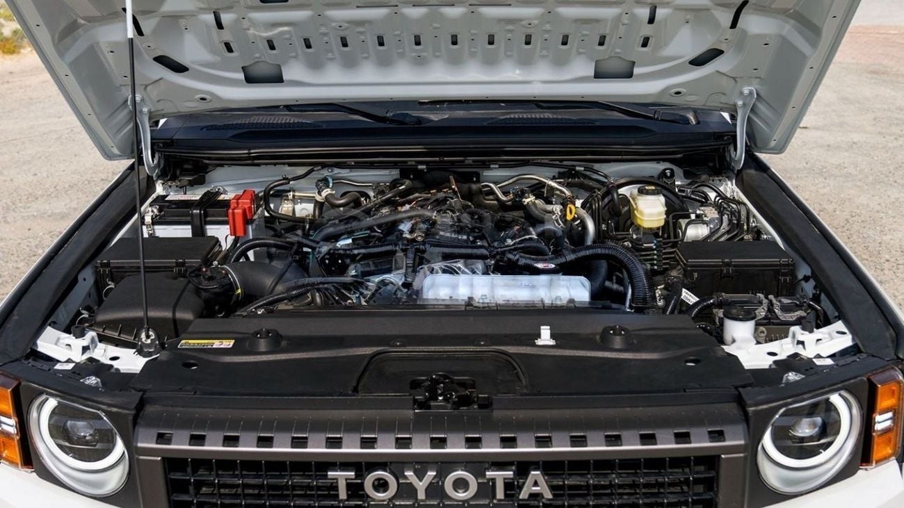 Toyota Prado TOYOTA PRADO 250 2.4P AT FIRST EDITION MY2024 – WHITE