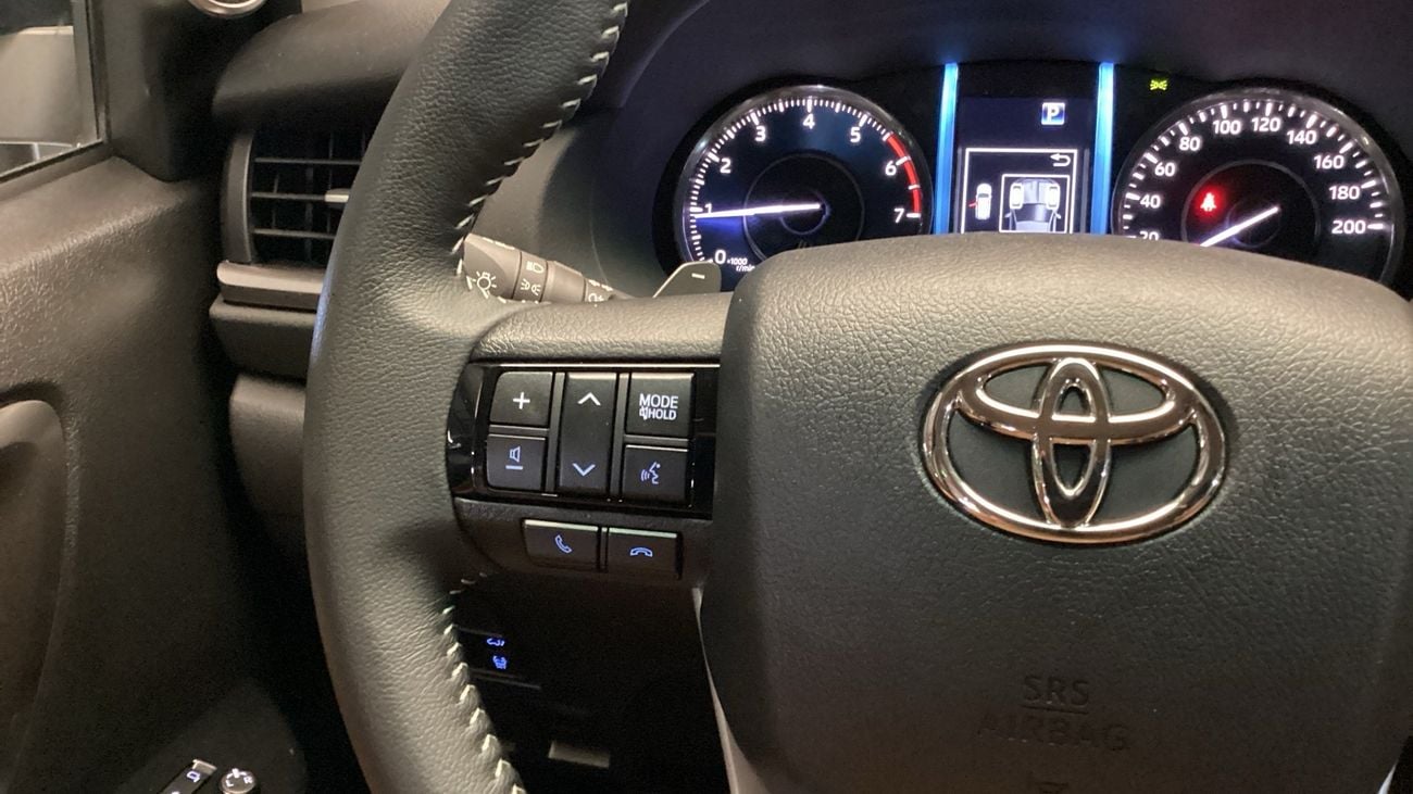 Toyota Fortuner 4.0 4WD AUTO 7STR VXR RA/RB | Guaranteed Warranty | 0 Down Payment