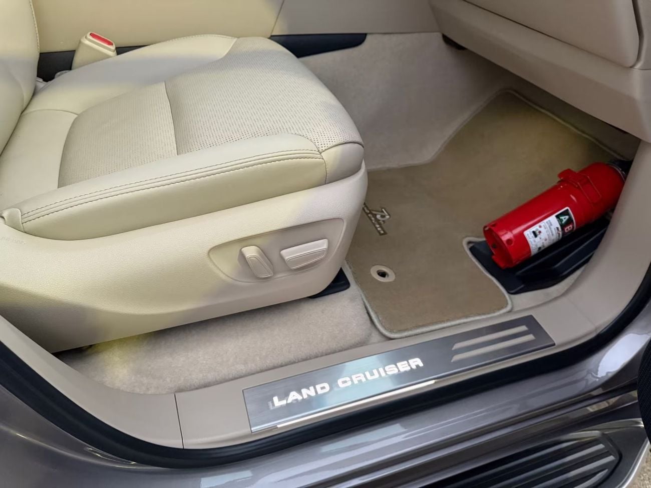 تويوتا لاند كروزر LC300