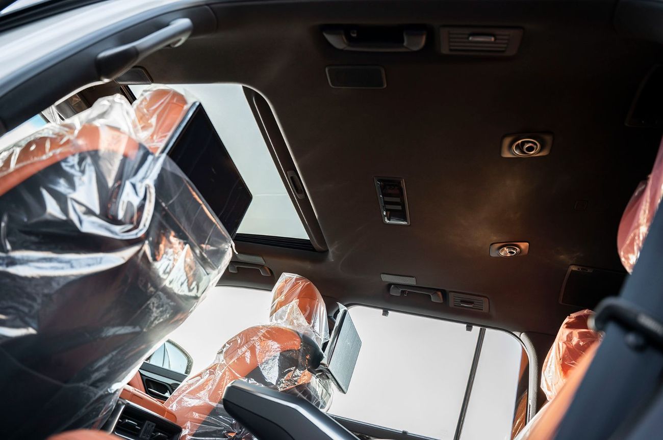 Lexus LX 700h 2026 Lexus LX700h VIP 3.5L Petrol AT (White - Orange)