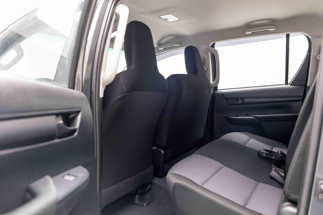 تويوتا هيلوكس 2.4L - Diesel - Manual - Grey Mettalic Inside Black | Export Only