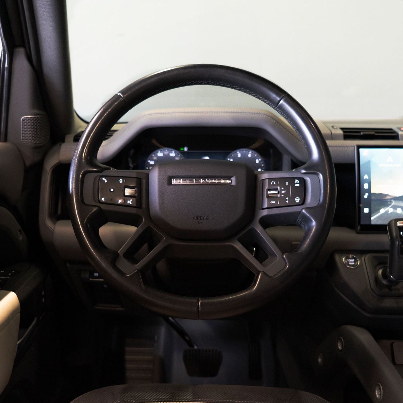 Land Rover Defender 110 X-DYNAMIC HSE P400 AED 4,599 pm  • 0% Downpayment • Defender X-Dynamic P400 HSE • 1 Year Warranty