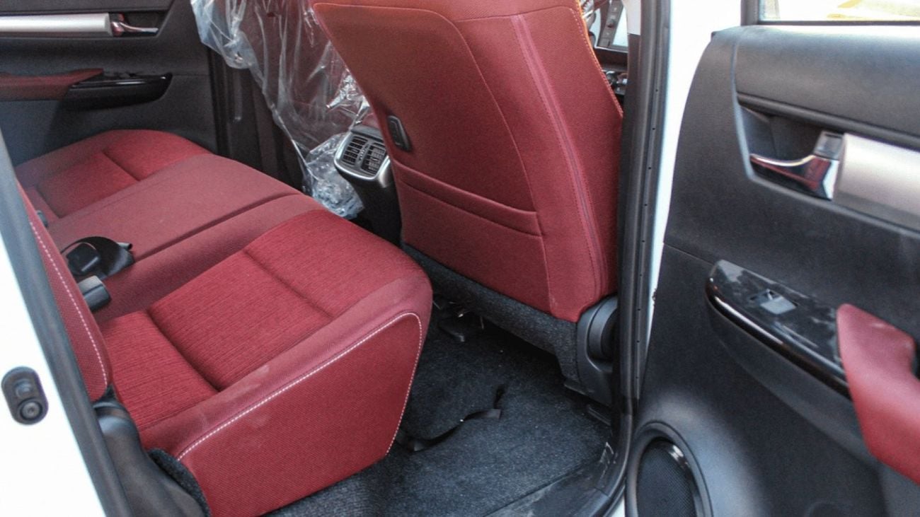تويوتا هيلوكس HILUX 2.7L MED OPTION