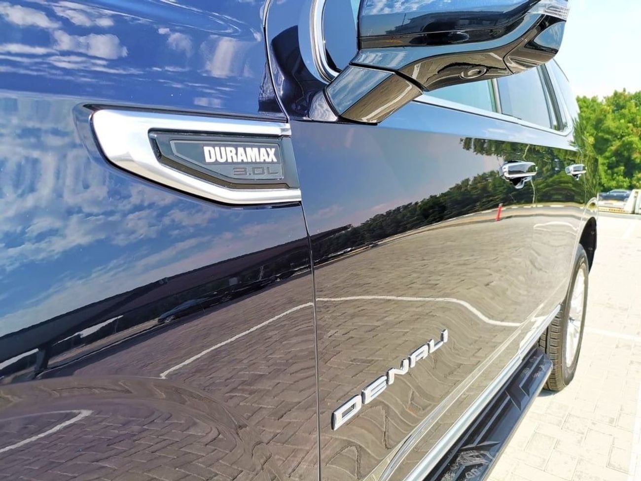 GMC Yukon GMC Denali Diesel - 2022 - Dark Blue