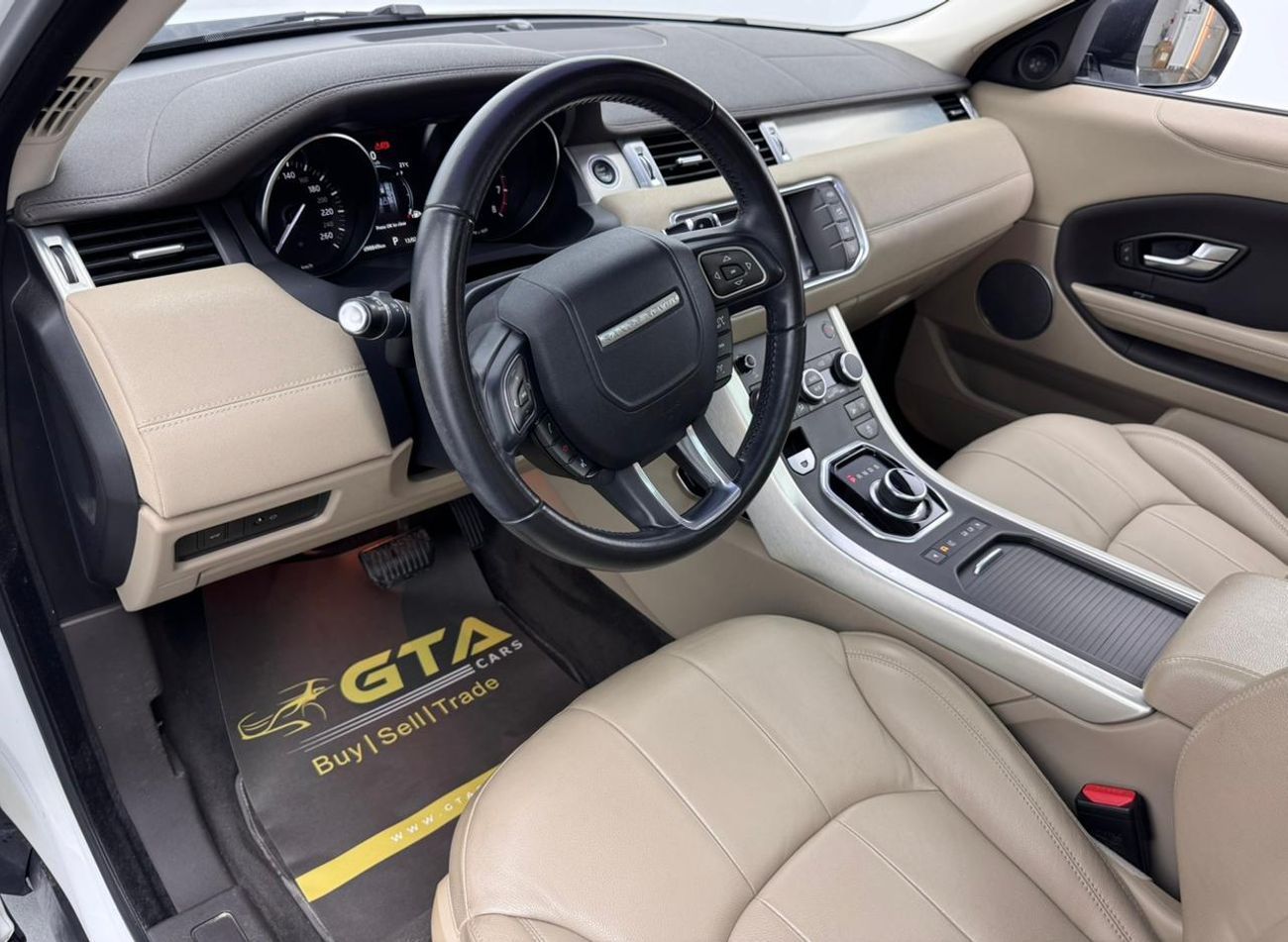 Land Rover Range Rover Evoque 2019 Range Rover Evoque SE, Range Rover Service History, 1 Year Warranty, GCC
