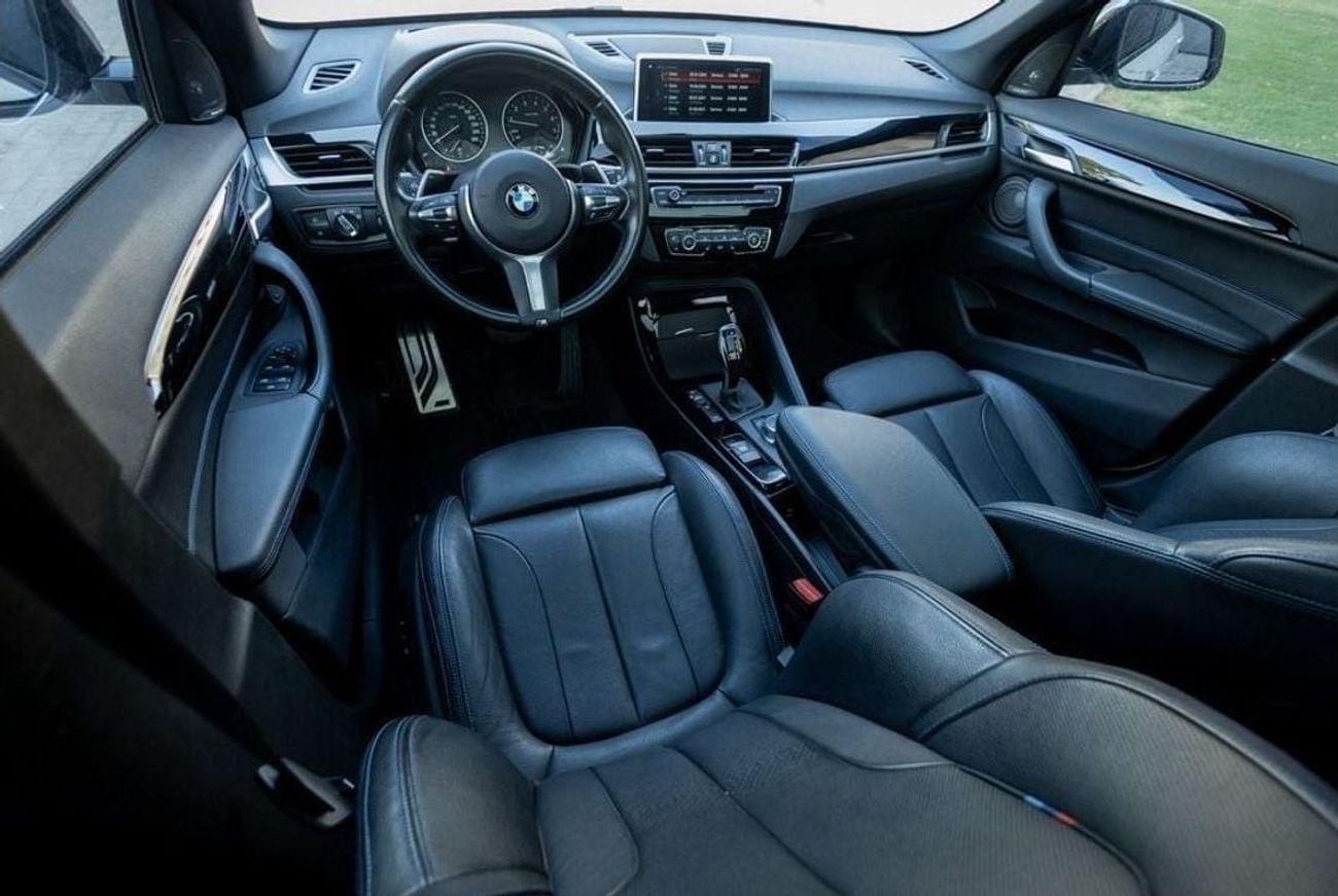 بي أم دبليو X1 xDrive 25i M Sport 2.0L BMW X1 xDrive25i M-Sport 2018 GCC under Agency Warranty with Flexible Down-P