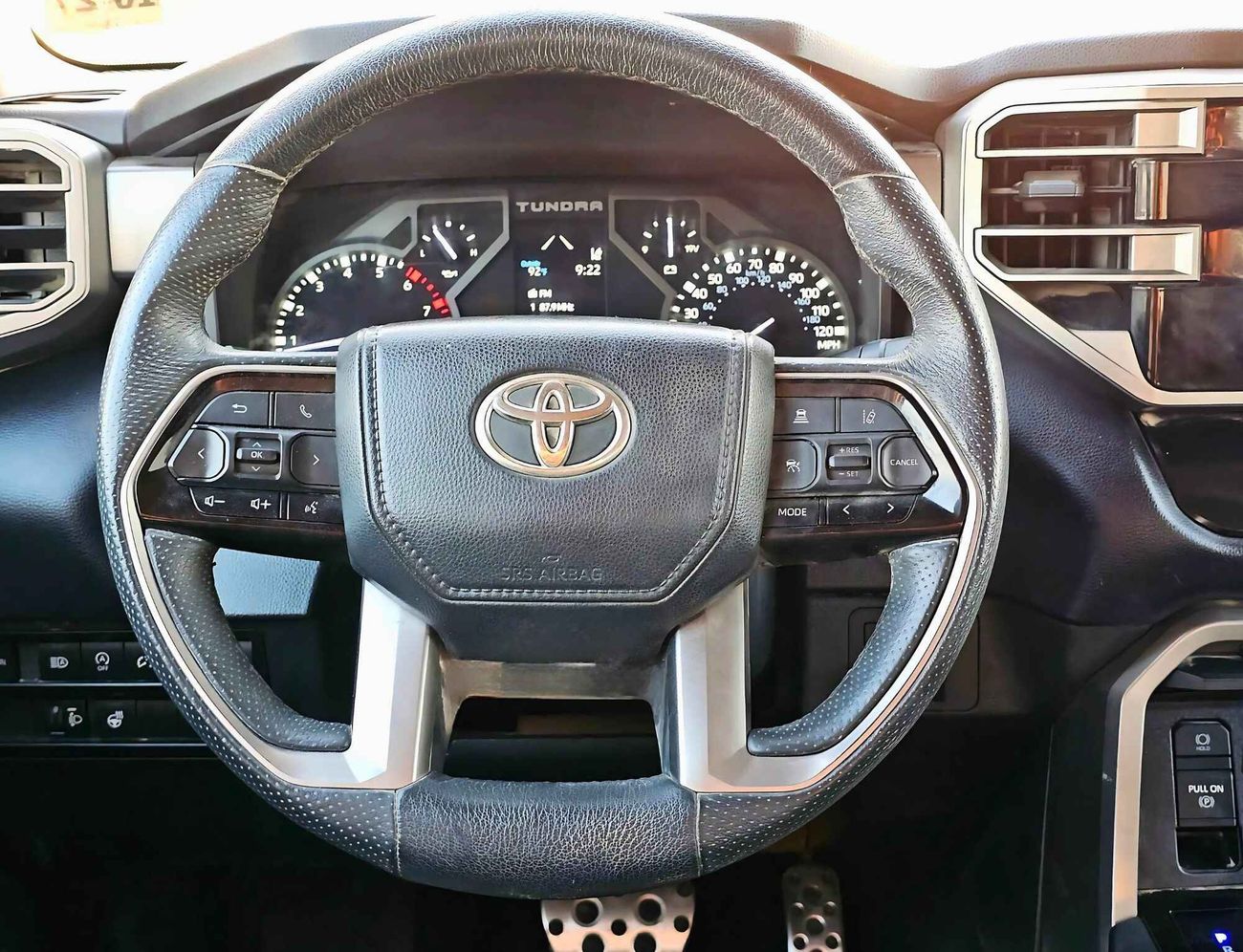 Toyota Tundra CREWMAX TRD SR5/ 4WD/ LOW MILEAGE/ ORG AIRBAG/ 2322 MONTHLY/ LOT# 9666