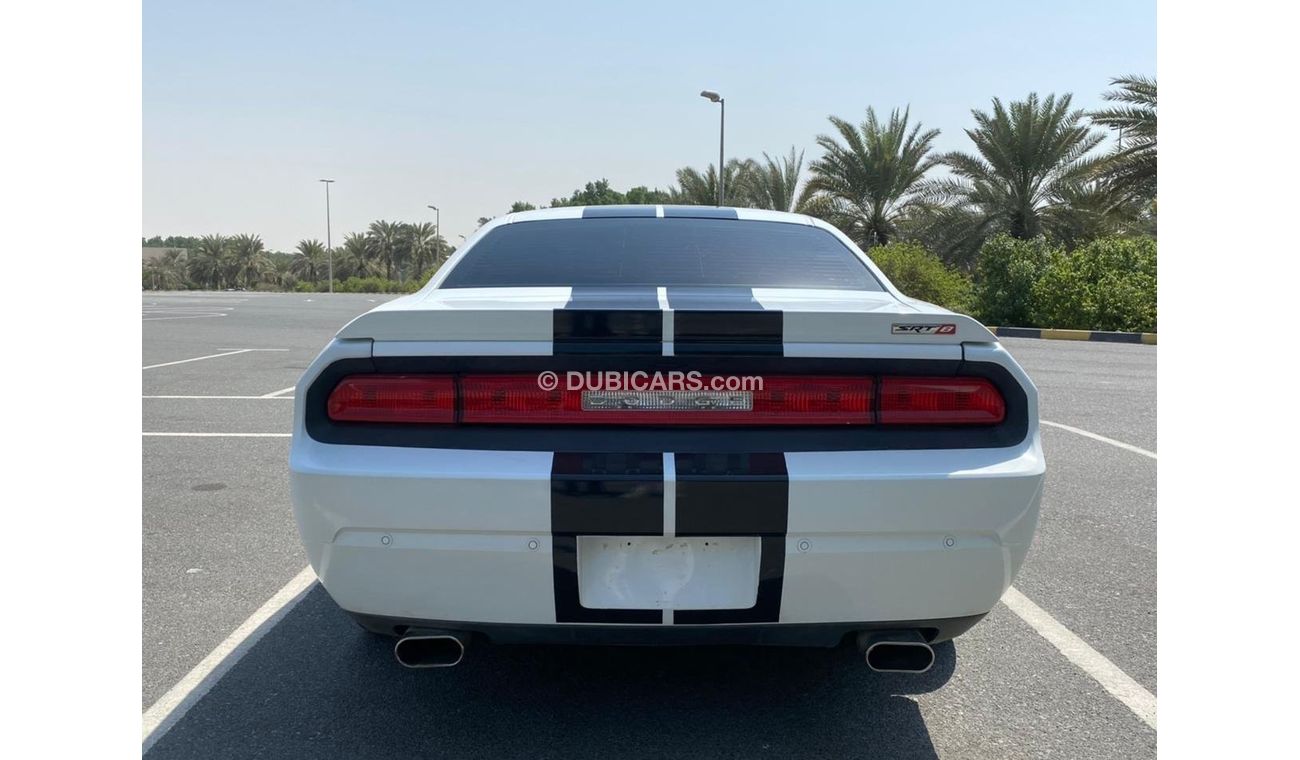 دودج تشالينجر 2014 Dodge Challenger SRT8 (LC), 2dr Coupe, 6.4L 8cyl Petrol, Automatic, Rear Wheel Drive