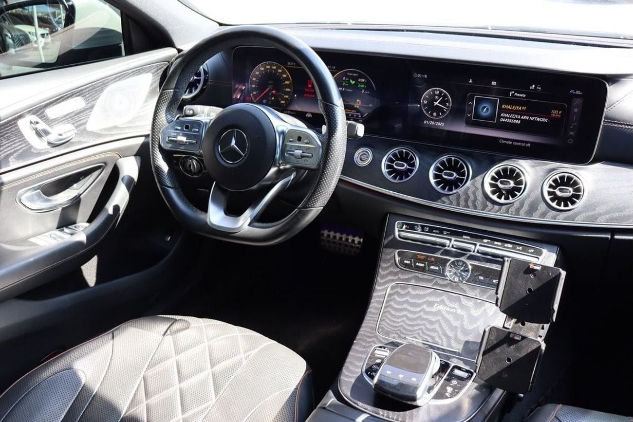Mercedes-Benz CLS 320 Mercedes-Benz CLS 350 / 2019 / GCC / Full Option/ Full Service History