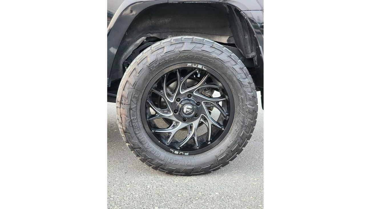 تويوتا Runner4 TOYOTA 4Runner Trd OFF Road  full option