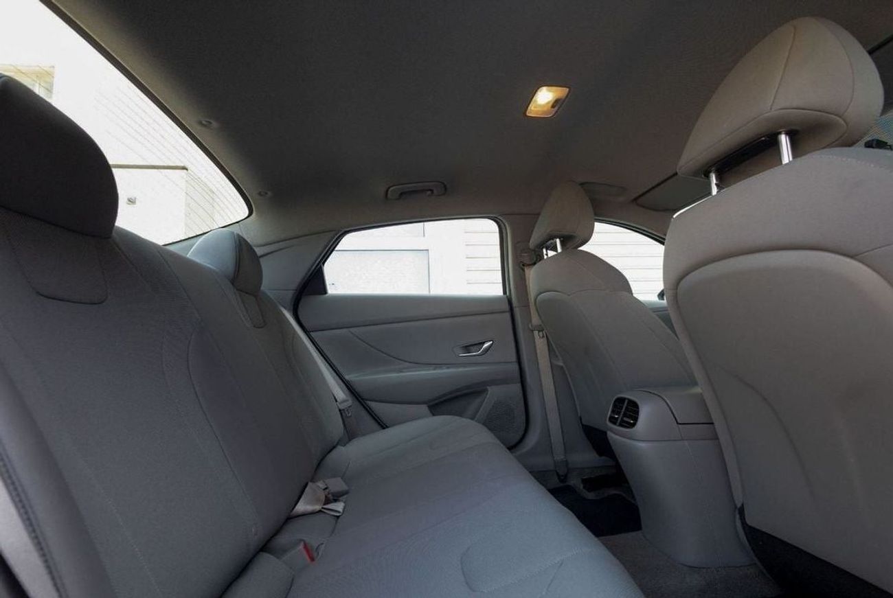 Hyundai Elantra Smart 1.6L Hyundai Elantra 2023 GCC under Agency Warranty with Flexible Down-Payment.