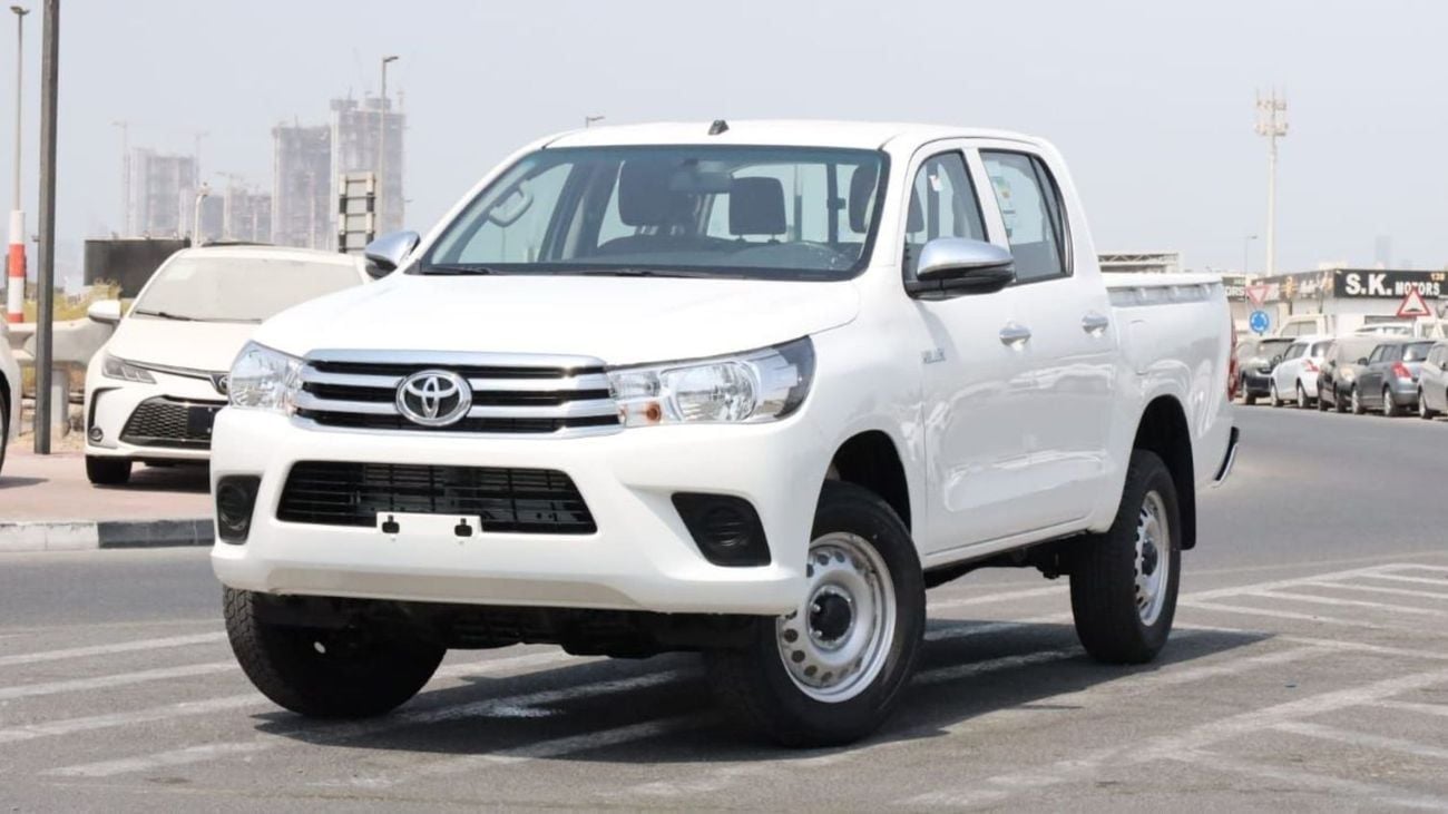 تويوتا هيلوكس GLX DLX 2.7L Double Cabin . Automatic . Four Wheel Drive . 5 Seater . 4 Door . Pick Up Truck