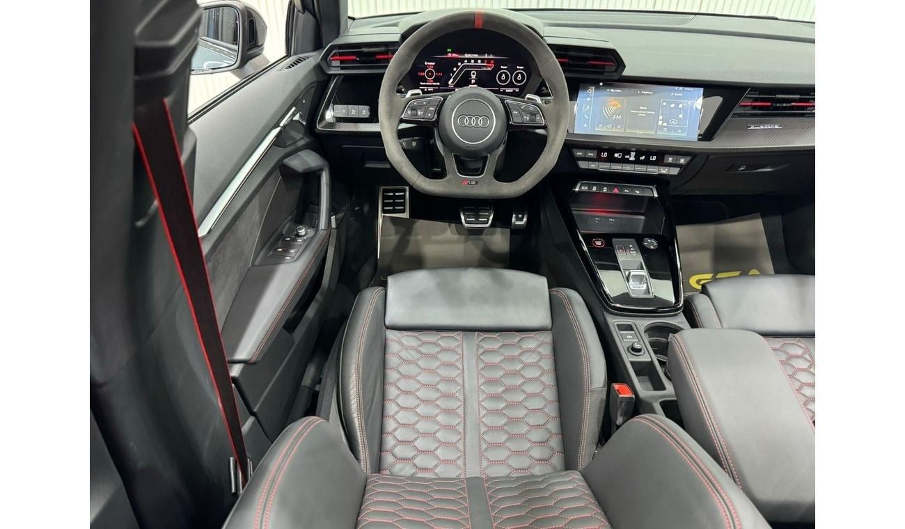 أودي RS3 TFSI quattro 2.5L Sedan 2024 Audi RS3 Quattro, Nov 2028 Audi Warranty + Service Pack, Full Options,