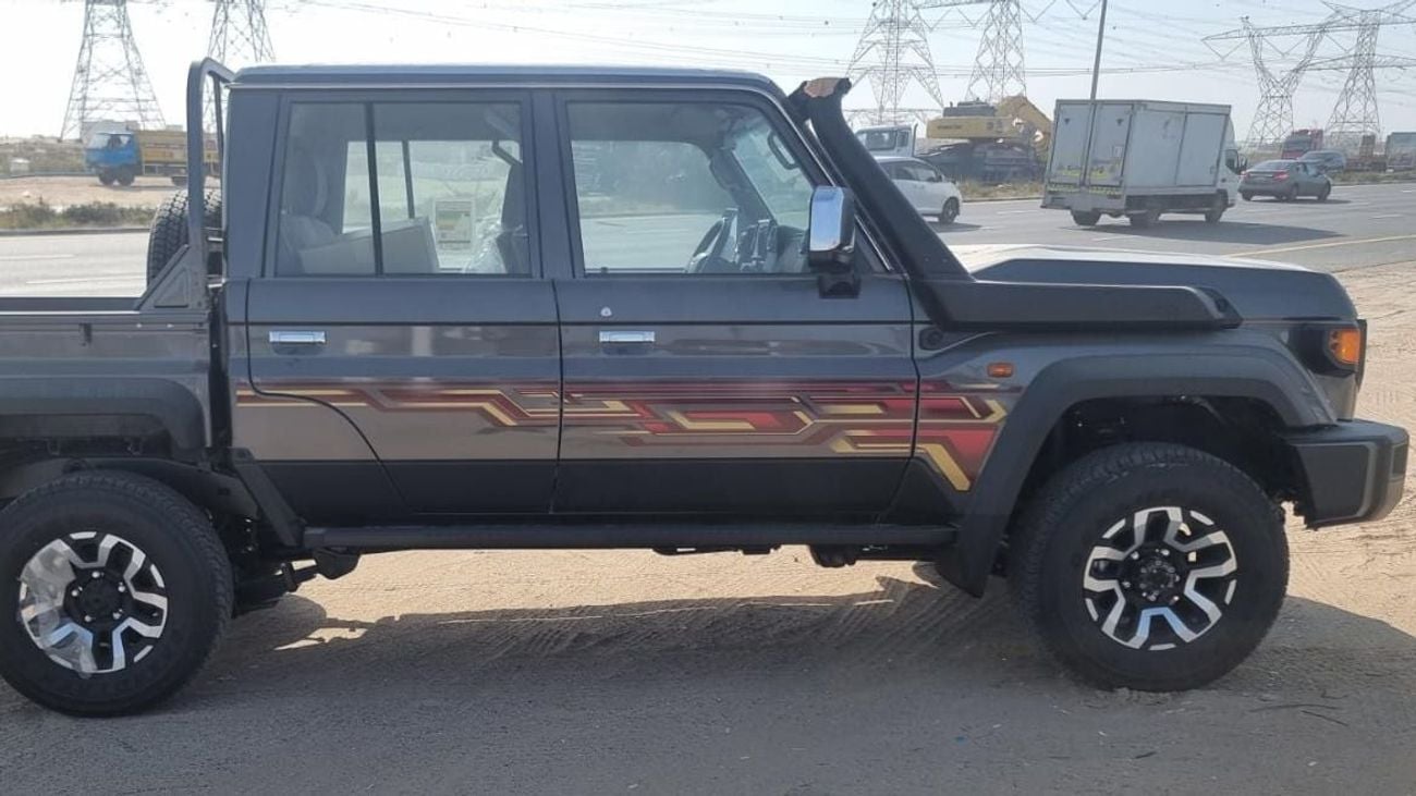 Toyota Land Cruiser Pick Up LC79 DC 2.8L Z Turbo-Diesel AT 2024YM [AVAILABLE IN WHITE & BEIGE COLOR]