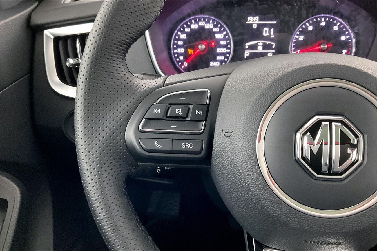 أم جي HS Trophy | ضمان مجاني لمدة عام | 0 دفعة أولى