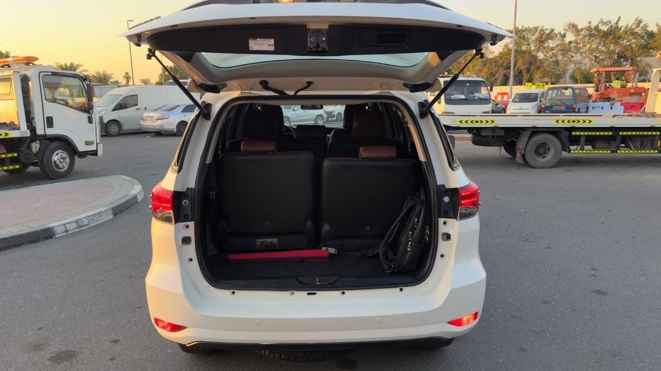 Toyota Fortuner GXR 4.0L (278 HP) V6 AUTOMATIC PETROL EXCELLENT CONDITION