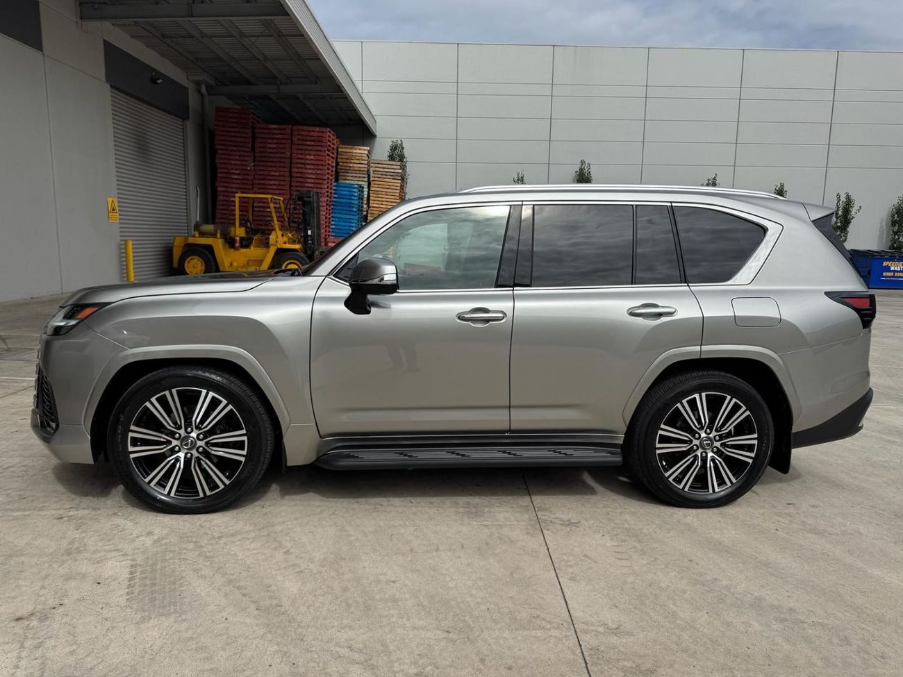 لكزس LX 500 Right-Hand drive Diesel Auto Full options