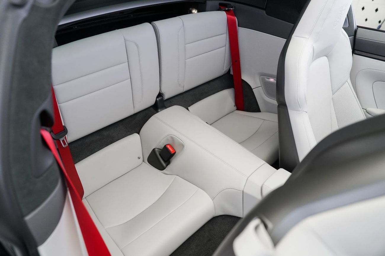 Porsche 911 Targa 4GTS 3.0L (450 HP)