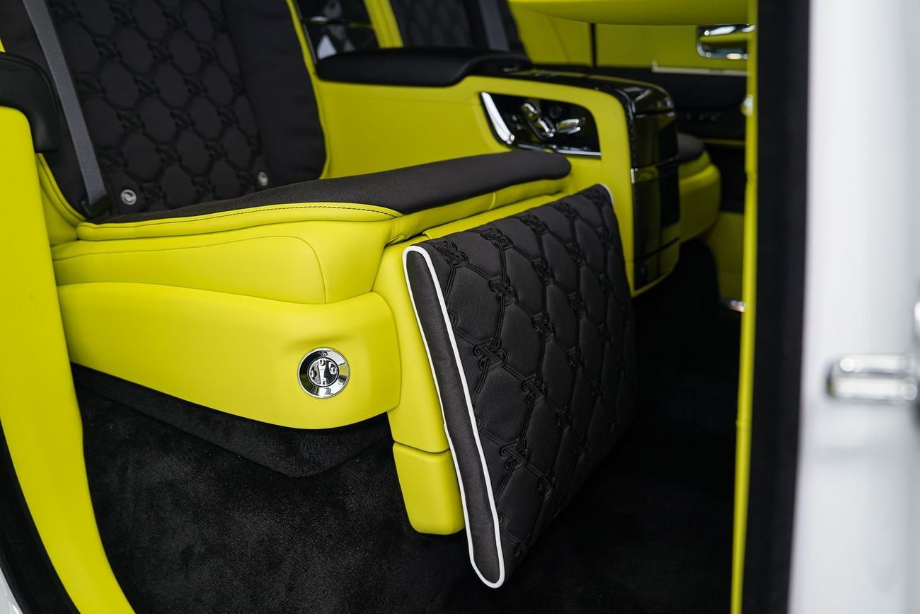 Rolls-Royce Cullinan BLACK BADGE DUALITY SEATS