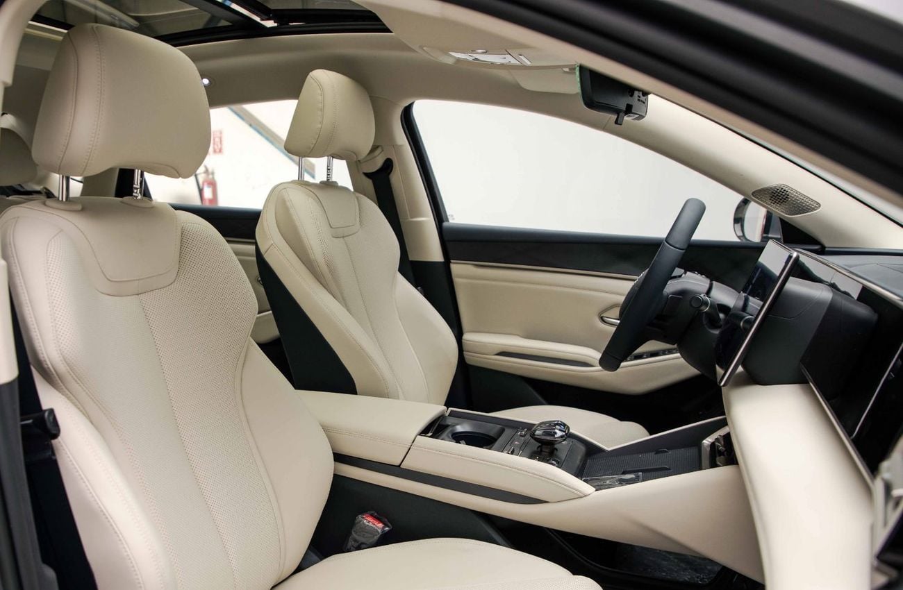 BYD Qin L DM-i ID Superior PHEV 1.5L - White Inside Beige | Export Only