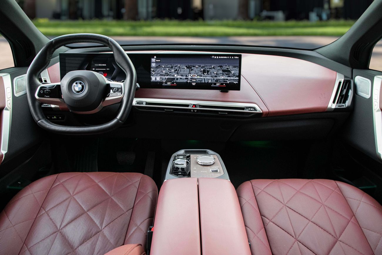 بي أم دبليو iX IX xDrive40 | 3,917 P.M | 0% Downpayment | IX xDrive40 | AGMC Warranty 2028!