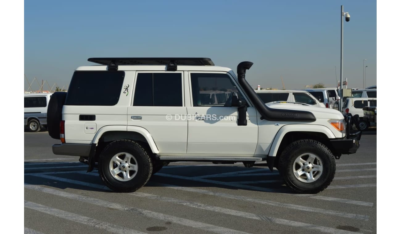 Toyota Land Cruiser 70 Diesel 1vD engine clean car