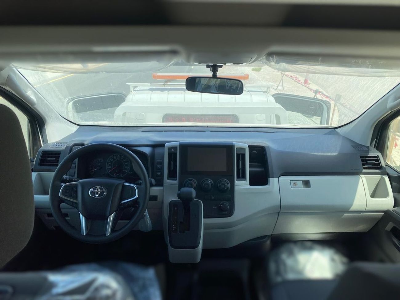 Toyota Hiace NEW TOYOTA HIACE 3.5L 13STR COMMUTER A/T 2025